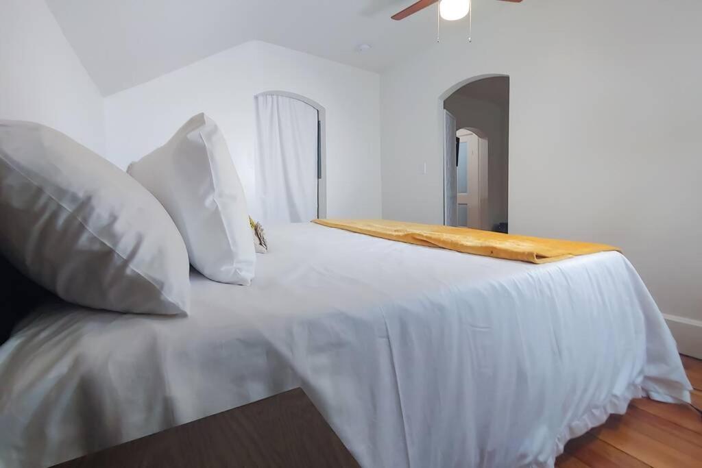 Historic W/Deck, King Bed & Air By Lake Michigan 매니스티 외부 사진
